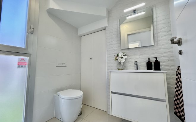 Revente - Villa -
Villamartin - Costa Blanca