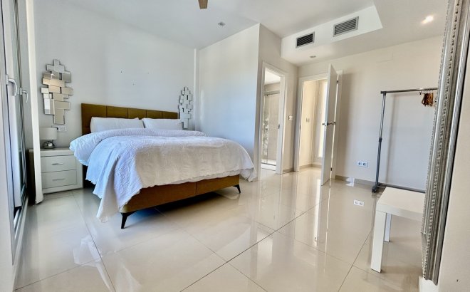 Revente - Villa -
Villamartin - Costa Blanca