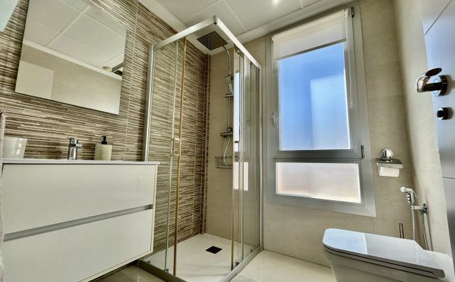 Revente - Villa -
Villamartin - Costa Blanca