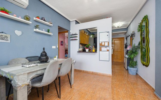 Herverkoop - Appartement -
Torrevieja - Centro