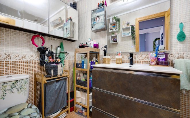 Herverkoop - Appartement -
Torrevieja - Centro