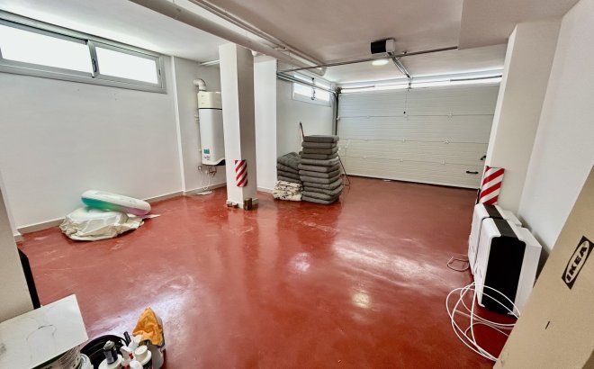 Resale - Villa -
Villamartin - Costa Blanca