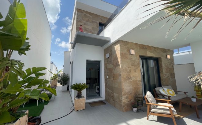 Resale - Villa -
Benijofar - Costa Blanca