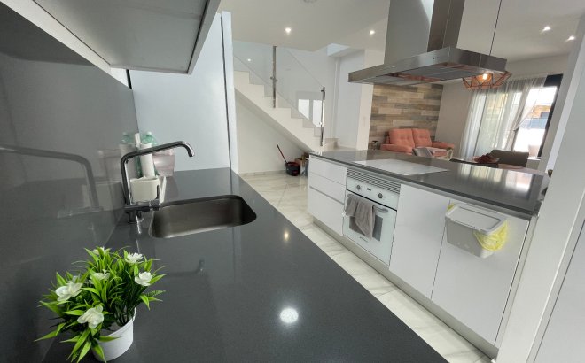 Resale - Villa -
Benijofar - Costa Blanca