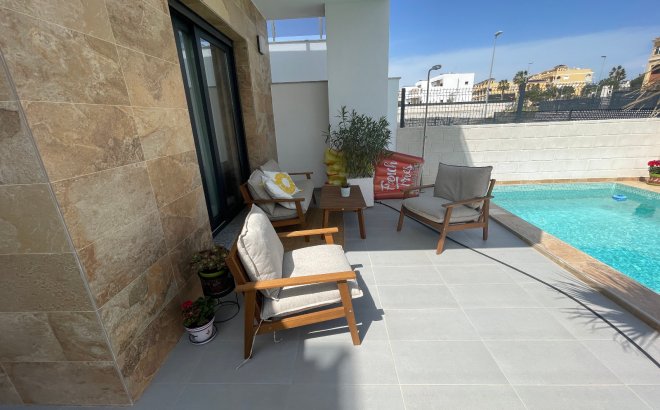 Resale - Villa -
Benijofar - Costa Blanca