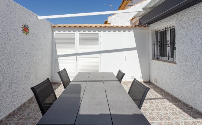 Resale - Villa -
Pilar de la Horadada - Costa Blanca