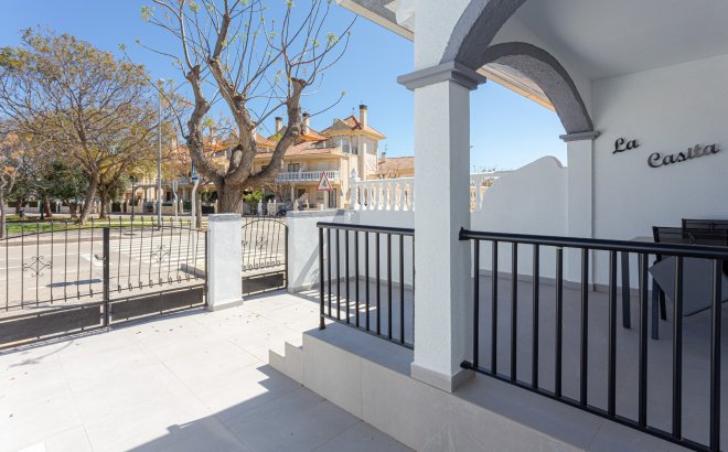 Resale - Villa -
Pilar de la Horadada - Costa Blanca