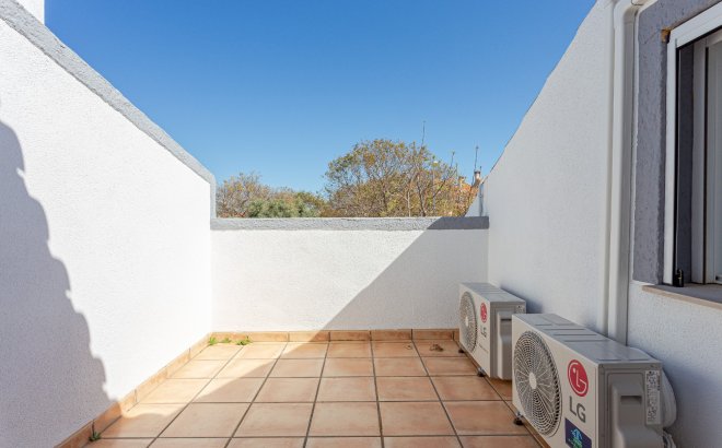 Resale - Villa -
Pilar de la Horadada - Costa Blanca