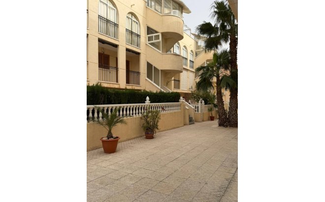 Herverkoop - Appartement -
Orihuela Costa - La Regia