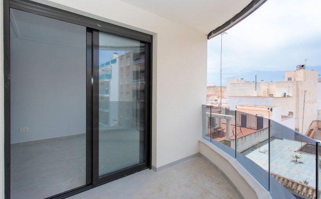 Resale - Apartment -
Torrevieja - Playa del Cura