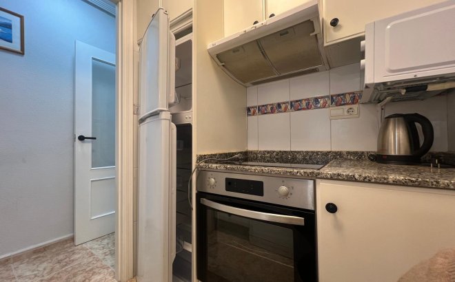 Revente - Appartement -
Torrevieja - Centro