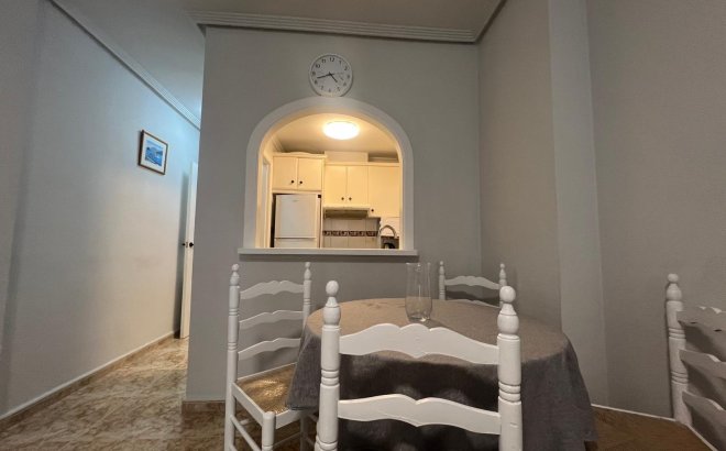 Revente - Appartement -
Torrevieja - Centro