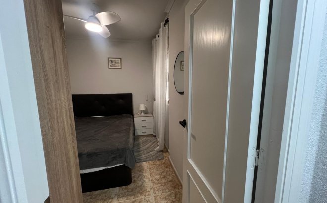 Revente - Appartement -
Torrevieja - Centro