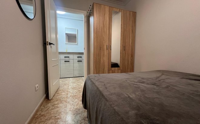 Revente - Appartement -
Torrevieja - Centro