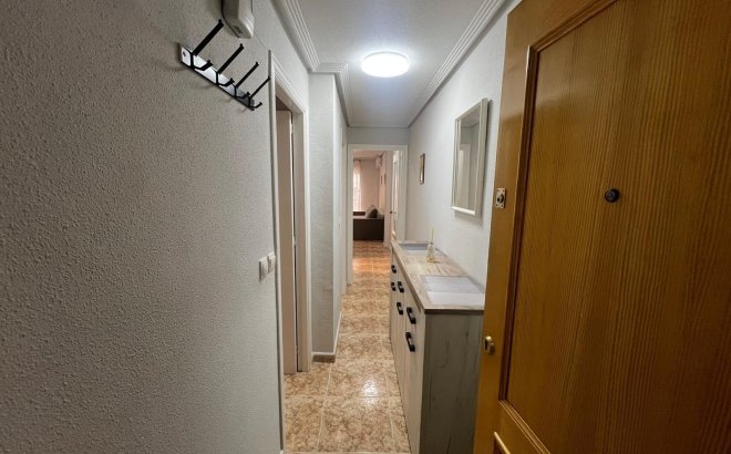 Revente - Appartement -
Torrevieja - Centro