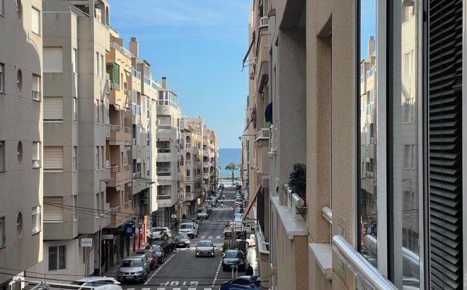 Revente - Appartement -
Torrevieja - Centro