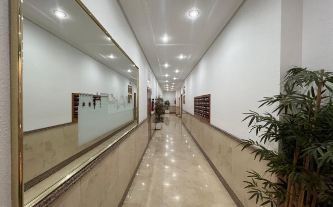 Revente - Appartement -
Torrevieja - Centro