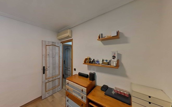 Resale - Villa -
Torrevieja - Los Balcones