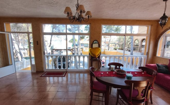 Resale - Villa -
Torrevieja - Los Balcones