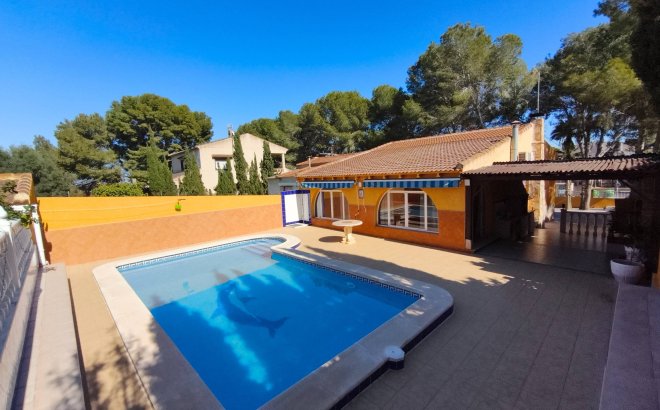 Resale - Villa -
Torrevieja - Los Balcones