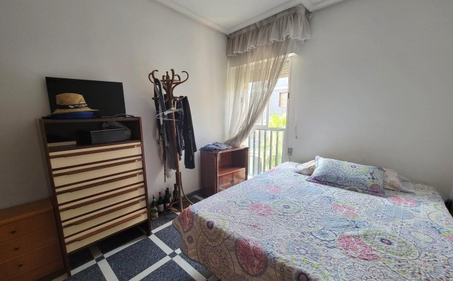 Resale - Apartment -
Torrevieja - Centro