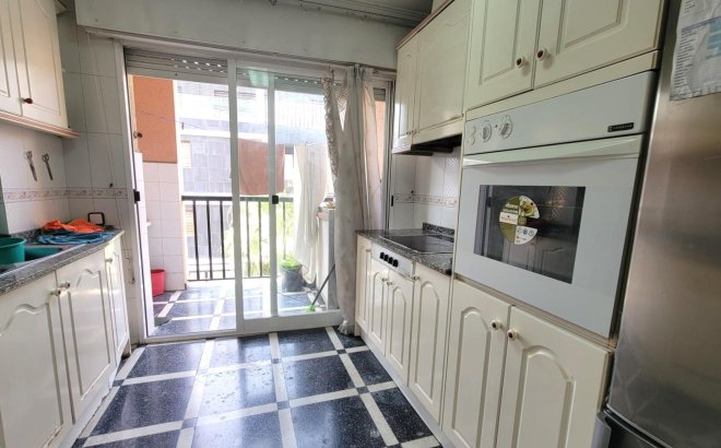 Resale - Apartment -
Torrevieja - Centro