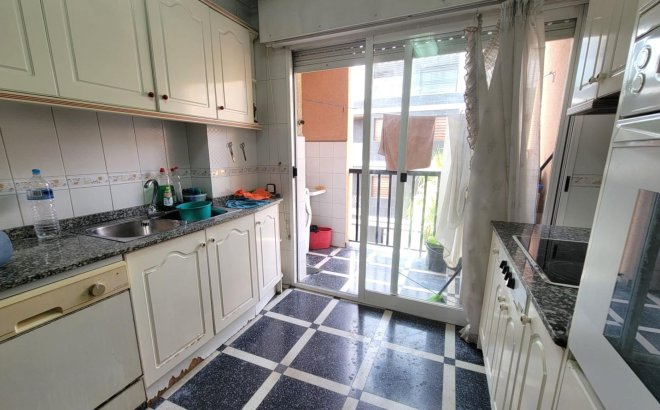 Resale - Apartment -
Torrevieja - Centro