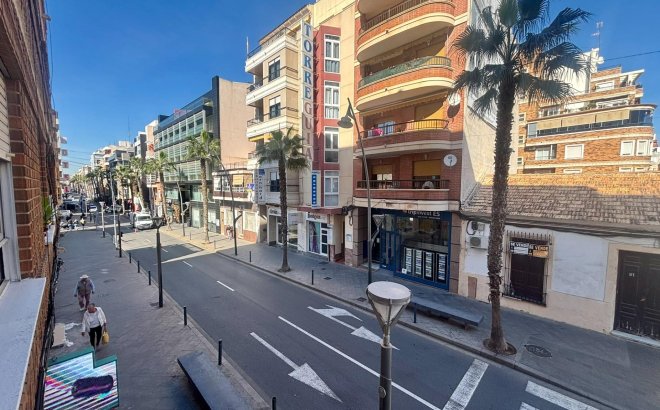 Revente - Appartement -
Torrevieja