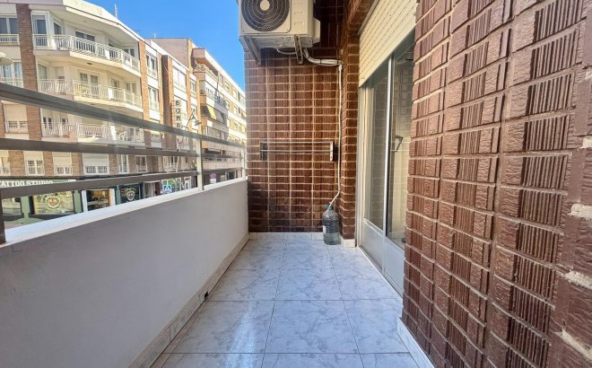 Revente - Appartement -
Torrevieja