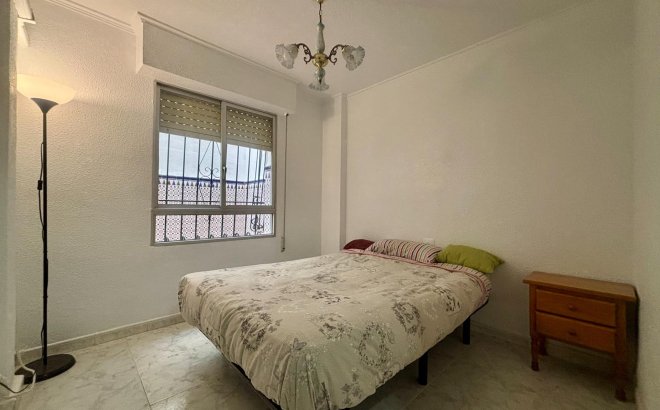 Revente - Appartement -
Torrevieja