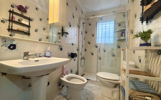 Revente - Appartement -
Torrevieja