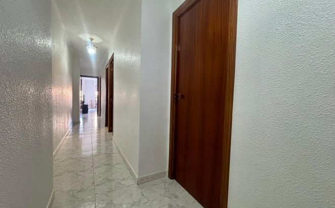Revente - Appartement -
Torrevieja
