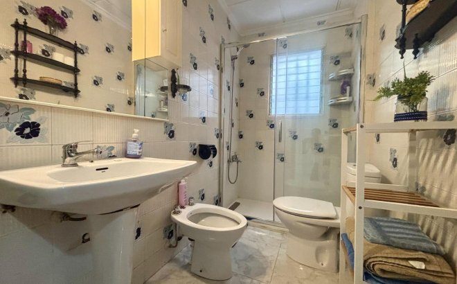 Revente - Appartement -
Torrevieja