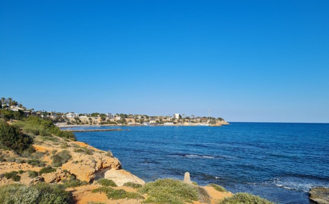 Resale - Villa -
Orihuela Costa - Costa Blanca