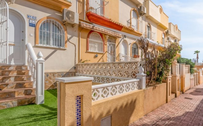 Resale - Town House -
Orihuela Costa - Costa Blanca
