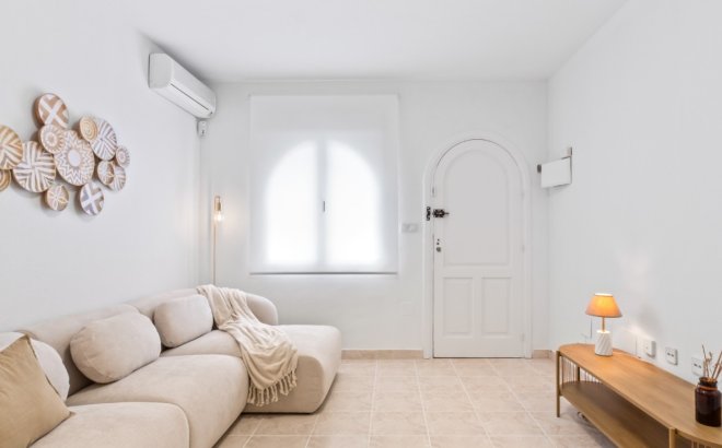 Resale - Town House -
Orihuela Costa - Costa Blanca