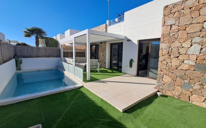 Resale - Villa -
Cabo Roig - Costa Blanca