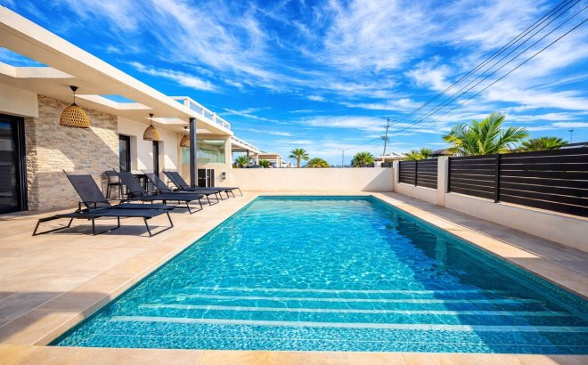 Resale - Villa -
Los Balcones - Costa Blanca