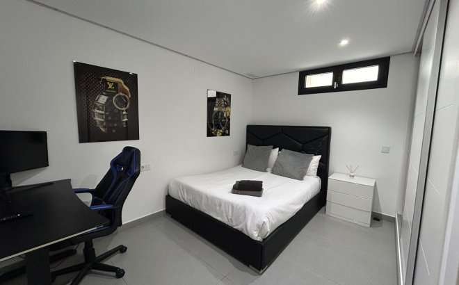 Resale - Villa -
Los Balcones - Costa Blanca