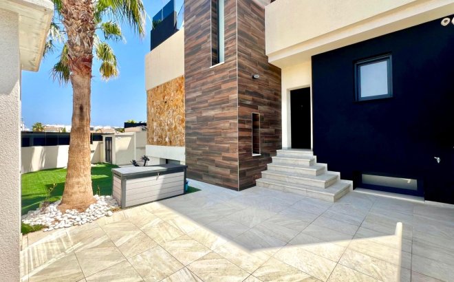 Herverkoop - Villa -
Orihuela Costa - Lomas de Cabo Roig