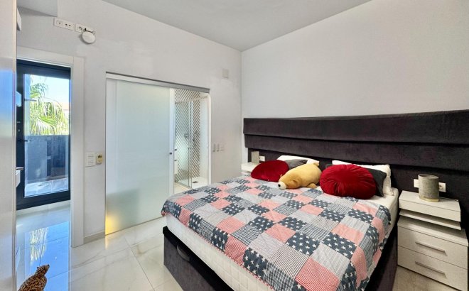 Herverkoop - Villa -
Orihuela Costa - Lomas de Cabo Roig