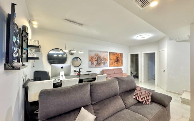 Herverkoop - Villa -
Orihuela Costa - Lomas de Cabo Roig