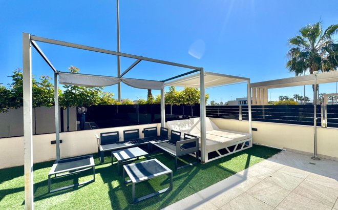 Herverkoop - Villa -
Orihuela Costa - Lomas de Cabo Roig