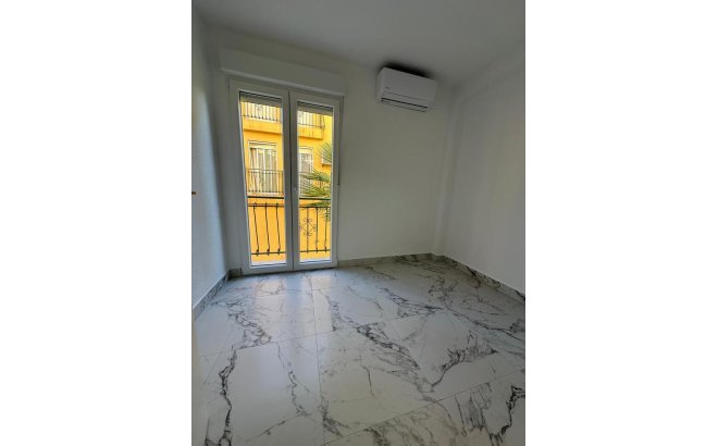 Resale - Apartment -
Torrevieja - La Veleta