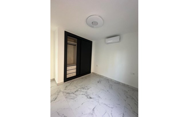 Resale - Apartment -
Torrevieja - La Veleta