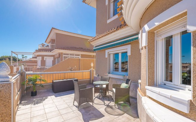 Revente - Villa -
Torrevieja - Costa Blanca