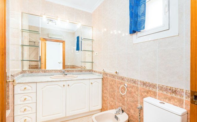 Revente - Villa -
Torrevieja - Costa Blanca