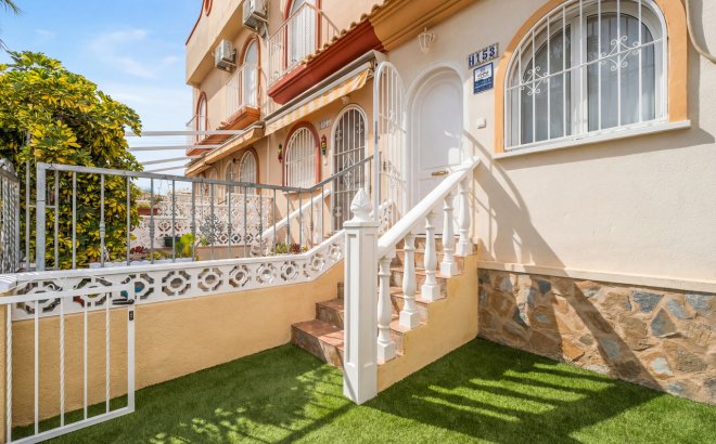 Resale - Town House -
Playa Flamenca - Costa Blanca