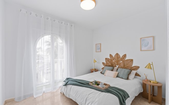 Resale - Town House -
La Florida - Inland