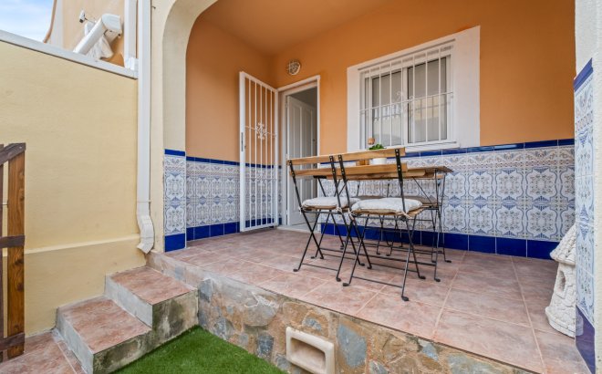 Resale - Town House -
La Florida - Inland